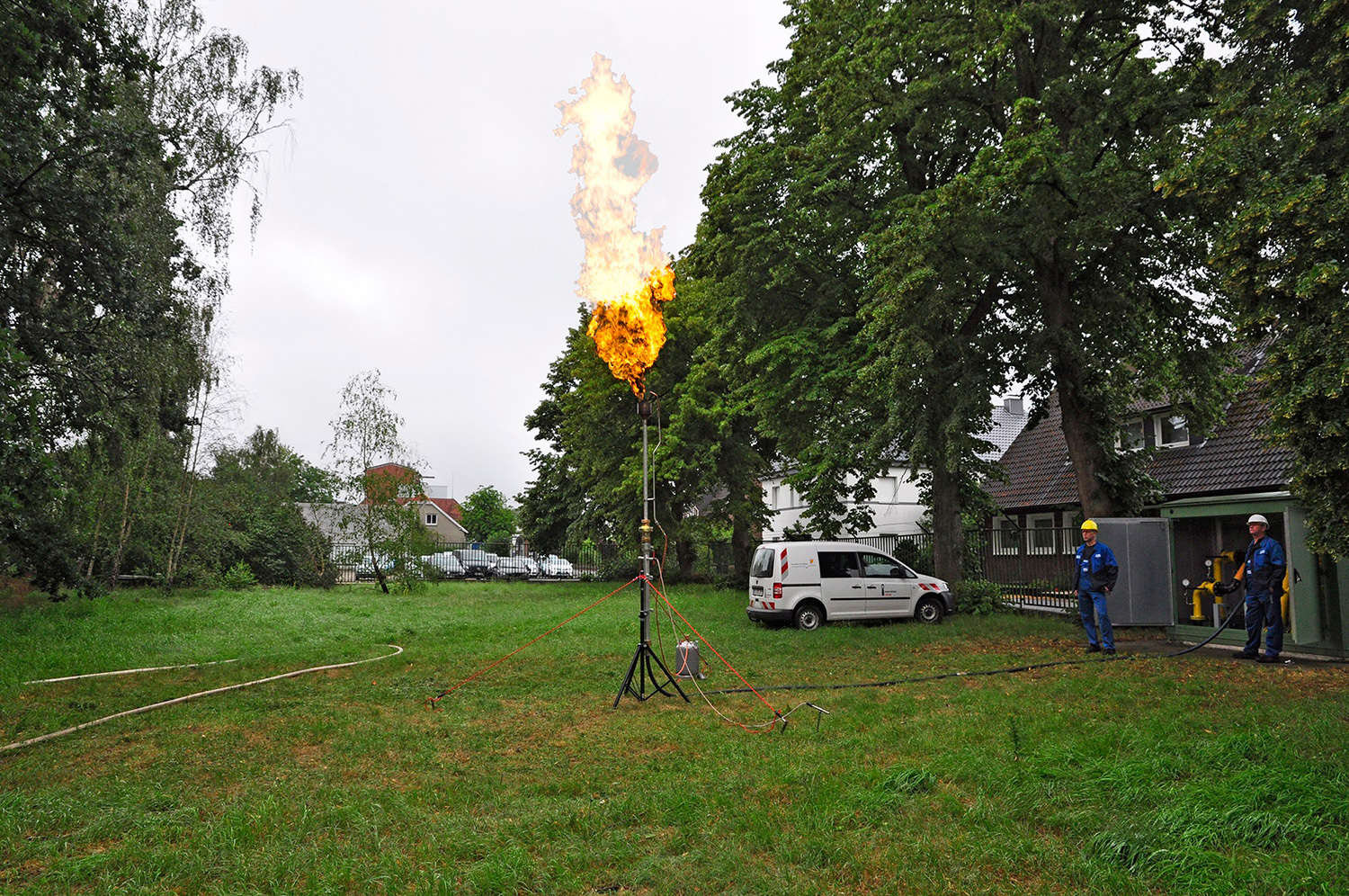 Das Gas Prüfstandrohr im Einsatz Gas abfackeln in Lingen